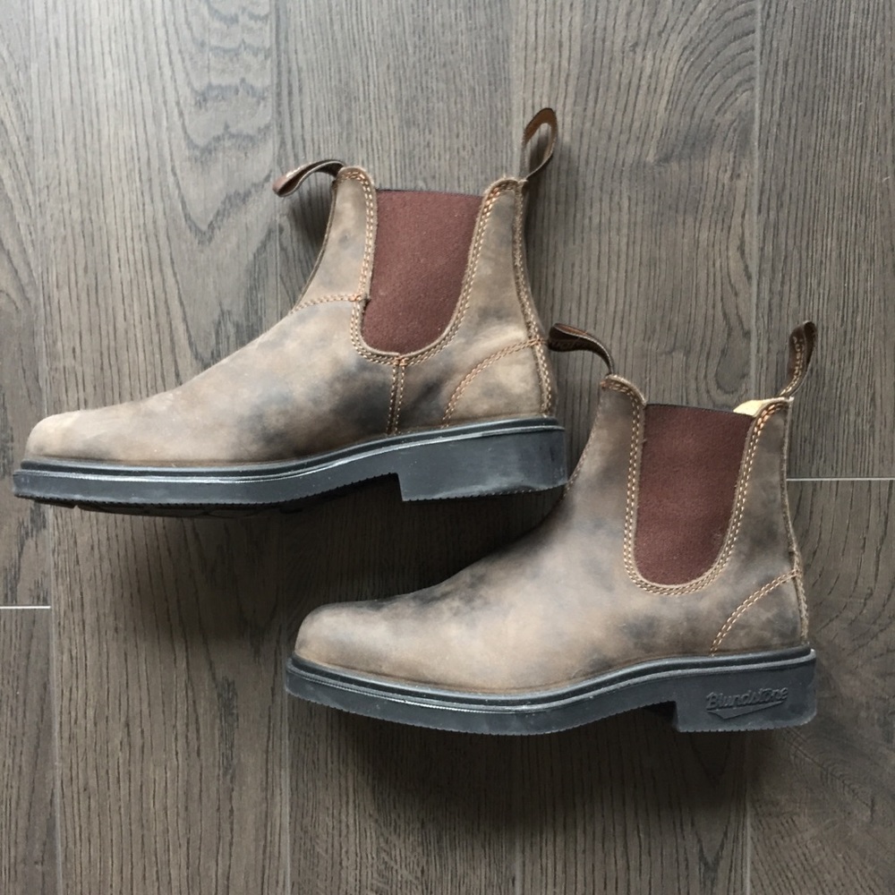 Blundstone LIKE NEW size 7